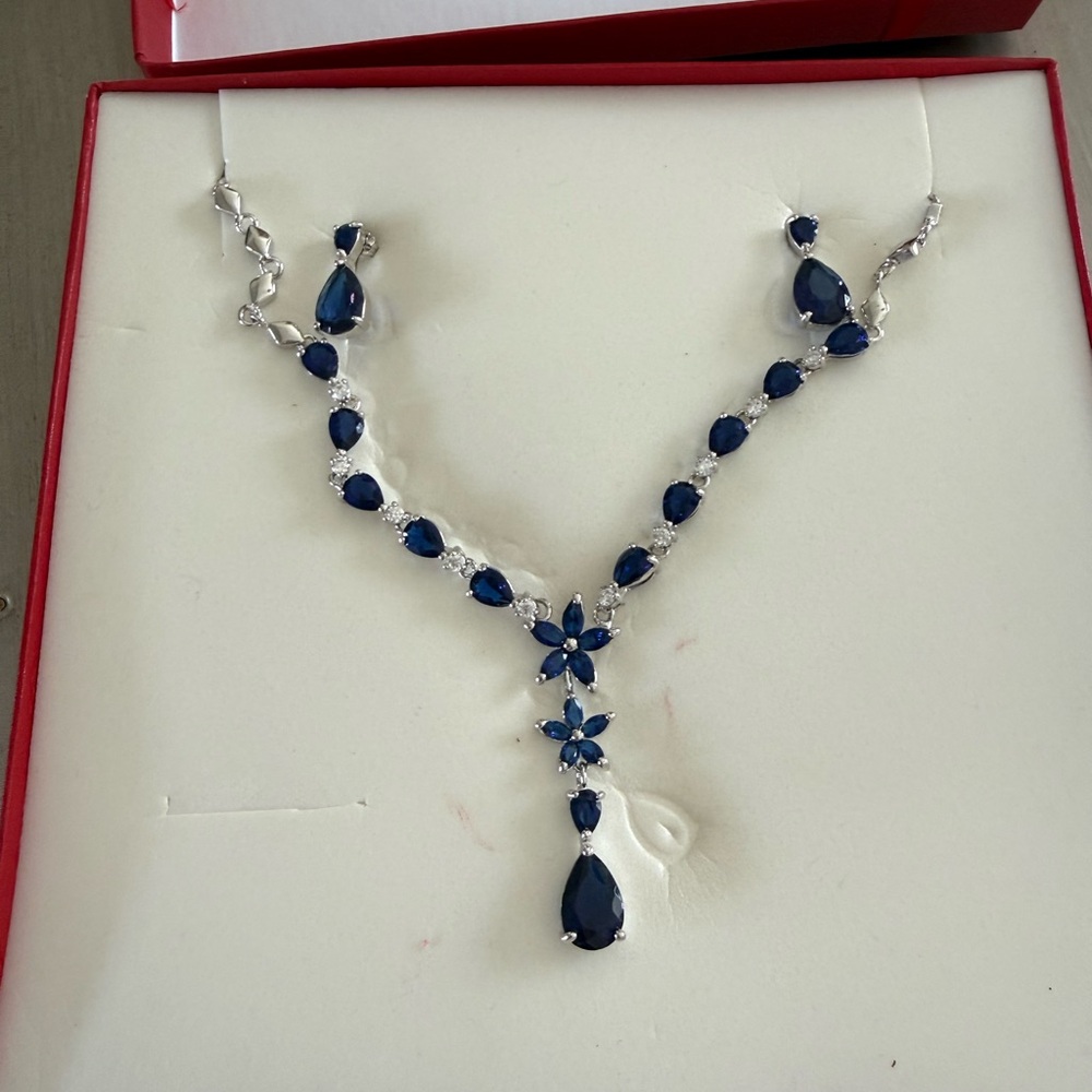 Deep Blue Teardrop & Floral Pendant Necklace & Earrings